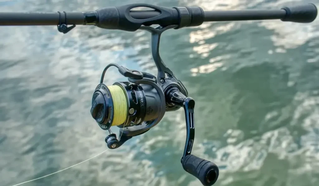 Lightweight Reel vs Heavy Fishing Reels