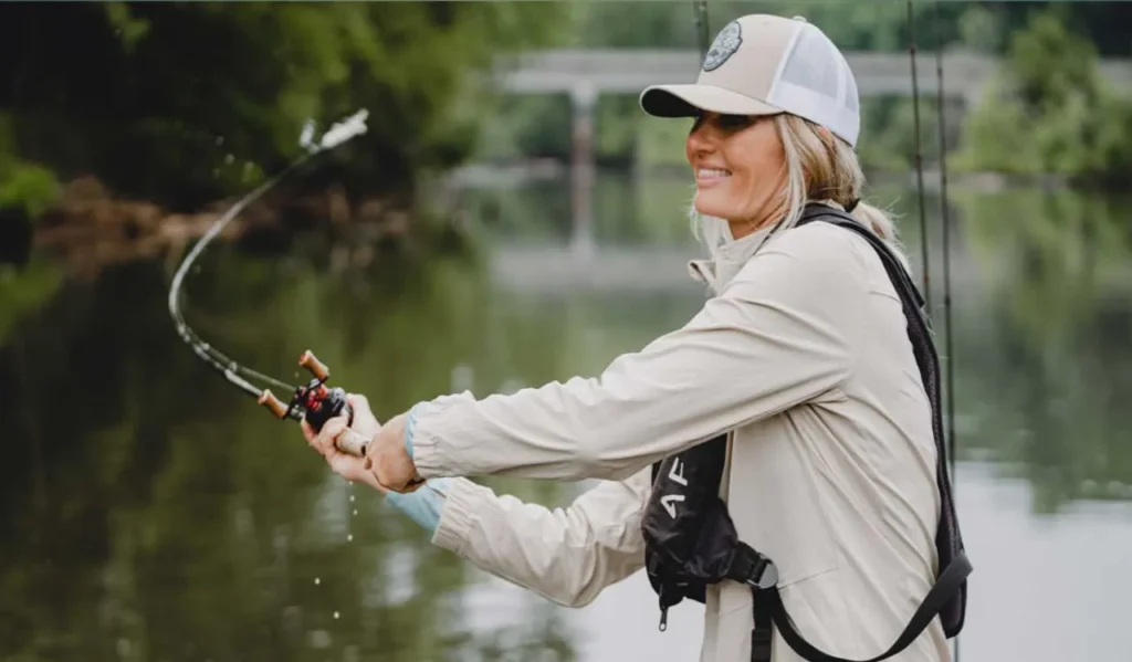 Best Fishing Gear for Women That Improves Comfort and Control 4 Seasonal Considerations for Women